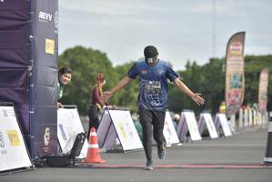 BIB: 1064
                            <button type="button" onclick="openModal(4922685)" class="btn btn-primary btn-sm float-right btn-popup" data-toggle="modal" data-target=".modal-high-quality">
                        <i class="fas fa-shopping-cart"></i> Add to Cart
                    </button>
                                            <button type="button" onclick="isThisMe(4922685, true)" class="btn btn-success btn-sm float-right btn-popup btn-isme hidden" data-toggle="tooltip" data-placement="bottom" title="นี่คือรูปของคุณใช่ไหม คลิกที่นี่เพื่อเอาเข้าอัลบั้ม">
                        <i class="fas fa-plus"></i> Add to album
                    </button>
                    <button type="button" onclick="isThisMe(4922685, false)" class="btn btn-warning btn-sm float-right btn-popup btn-isnotme hidden">
                        <i class="fas fa-ban"></i> Remove from album
                    </button>